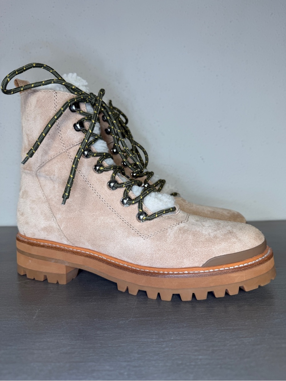 Marc Fisher LTD Izzie Shearling Tan Sz 9M Lace Up Platform Combat Ankle Boots